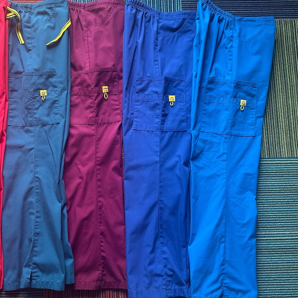Wonder Wink scrubs